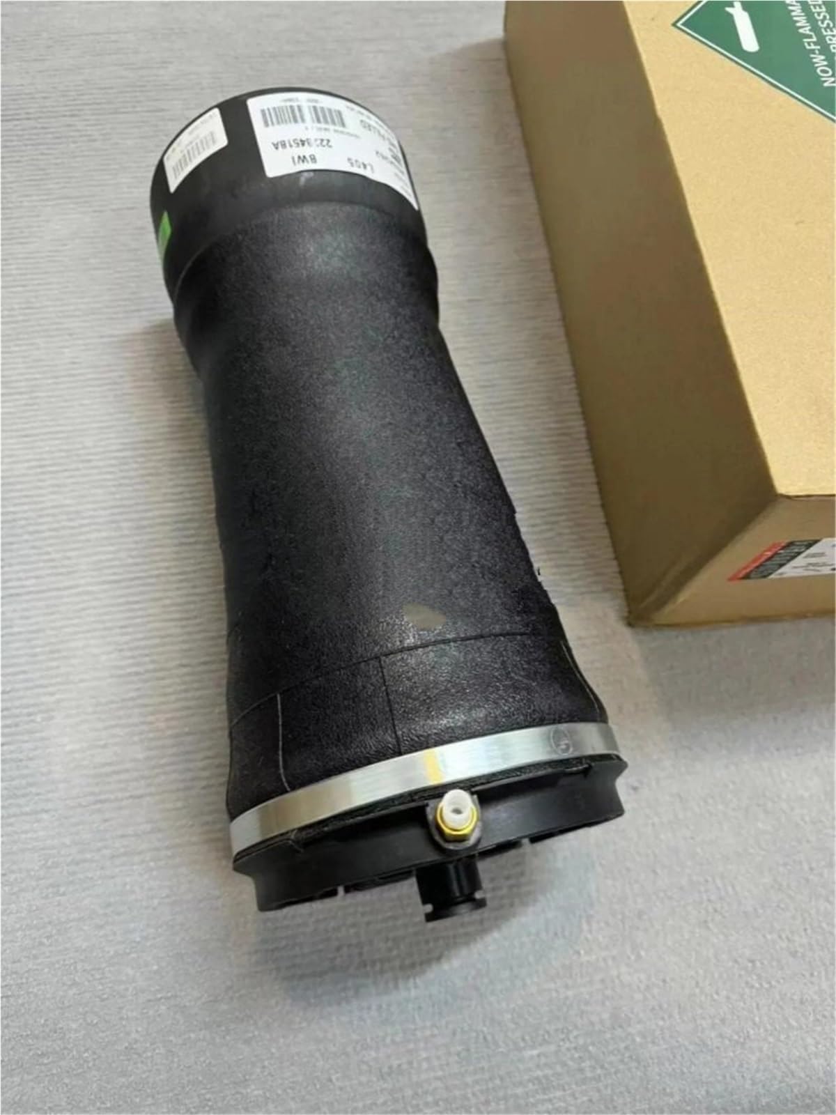 amortyzatora Air Suspension sprężarka pompa Zestawy amortyzatorów zawieszenia tylnego części samochodowej Poduszka powietrzna Gumowe miechy pneumatyczne LR034262 Pasują do Range Rover Vogue L405