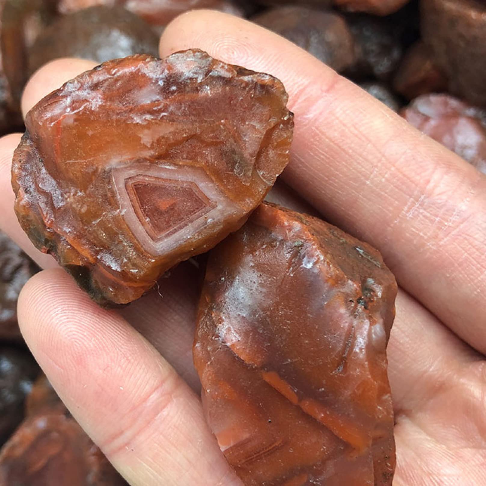 Pierre d'agate de feu Cristal Brut Brut cornaline Rouge Pierre précieuse Naturelle Jardin Aquarium Cristaux et Pierres de décoration de la Maison Artisanat aléatoire 1pc Crystal Specimen