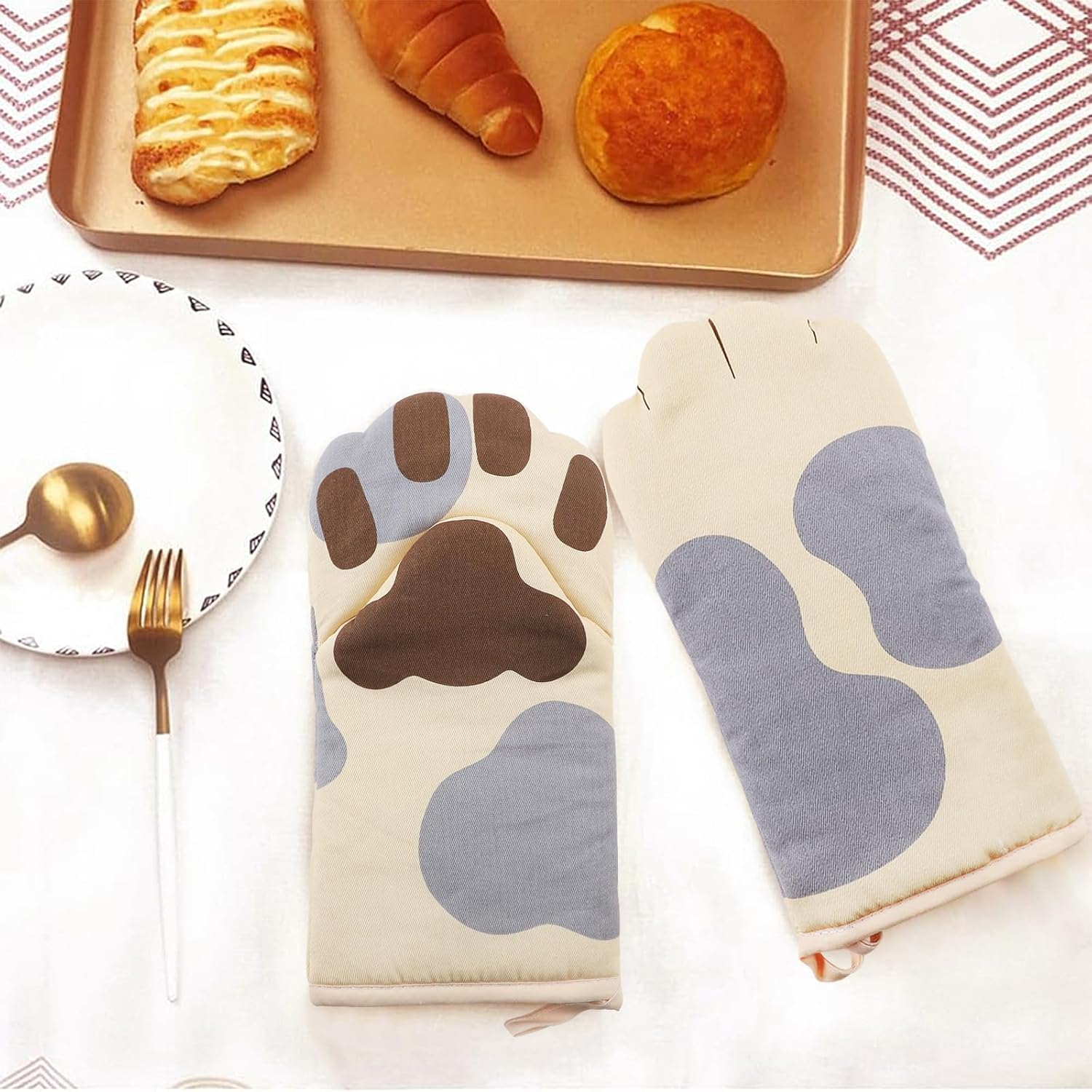 Cook Non-Slip Oven Mitts Heat Resistant Oven Gloves Cute Cat Paw Short Oversized Thick Gloves Grill Cut-Resistant BBQ Gloves Kitchen Utensils for Home Cooking Baking Grilling (1 Pair) - Image 5