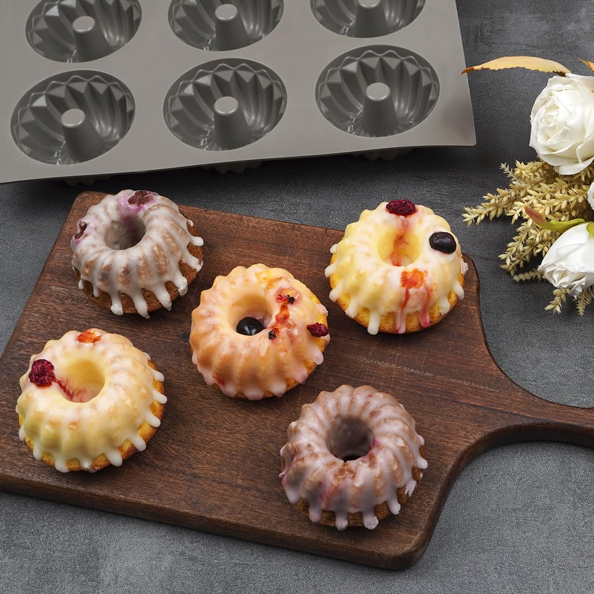 Lot de 3 Mini Moules à Savarin, 6 Cavités Moule Kouglof en Silicone Réutilisables pour la Cuisson Gâteaux, Desserts, Chocolat, Gelée