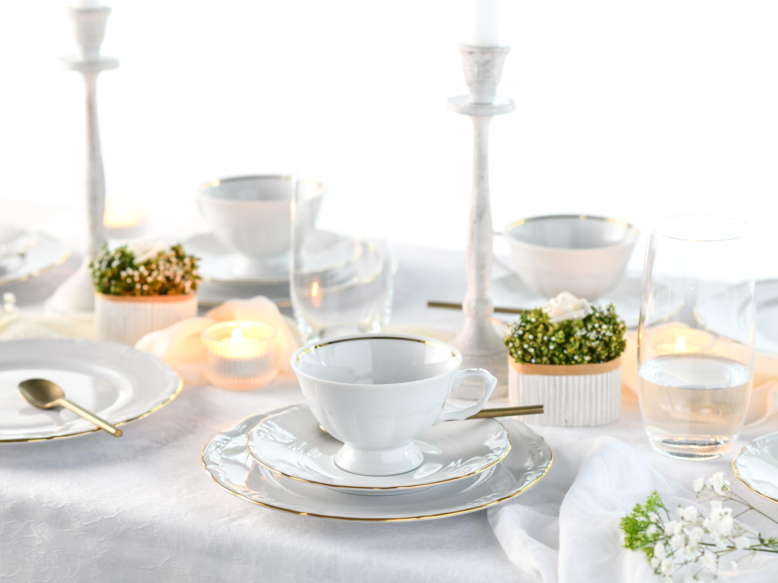CreaTable, 24318, seria Maria Theresia Gold, 18-częściowy zestaw naczyń dla 6 osób, serwis do kawy z porcelany, wyprodukowano w Europie
