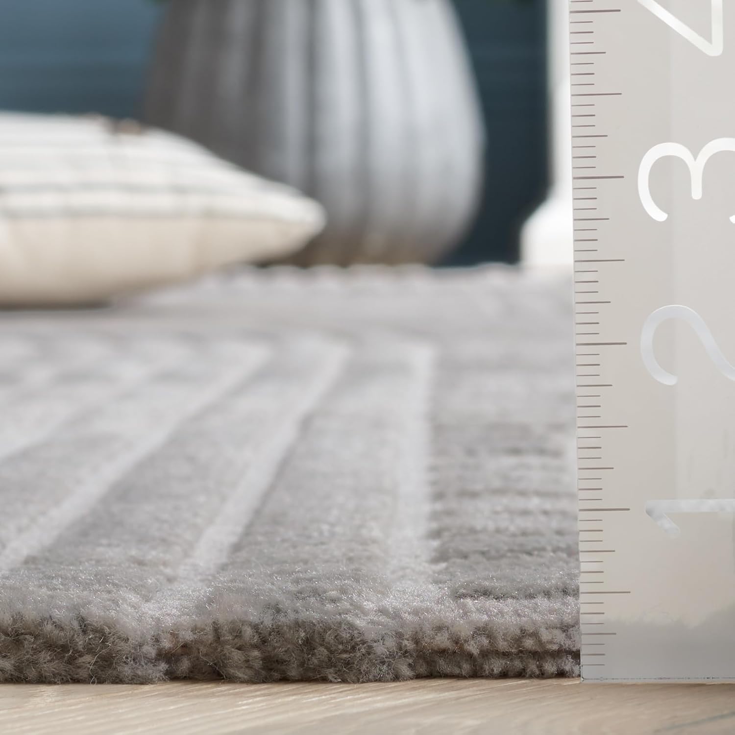 SAFAVIEH Saylor Collection Runner - 2' x 6', Grey, Non-Shedding & Easy Care, Ideal for High Traffic Areas in The Living Room, Dining, Bedroom (SAY106F)