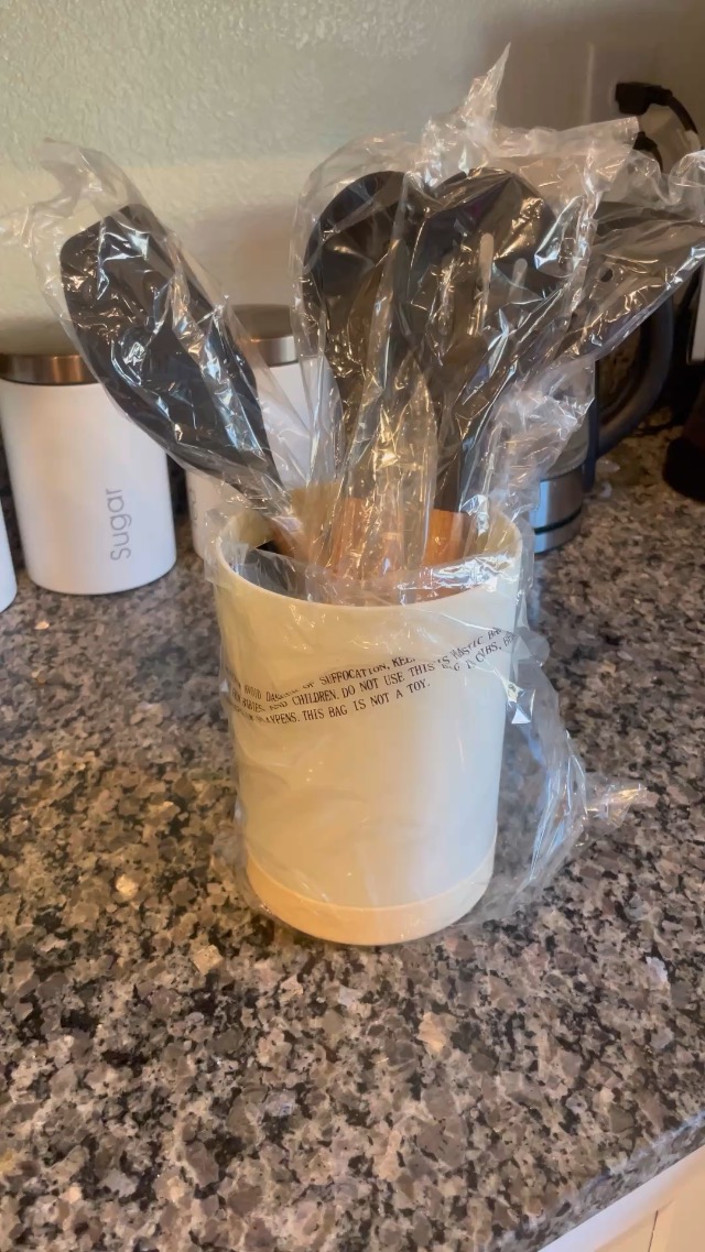Countertop kitchen utensils
