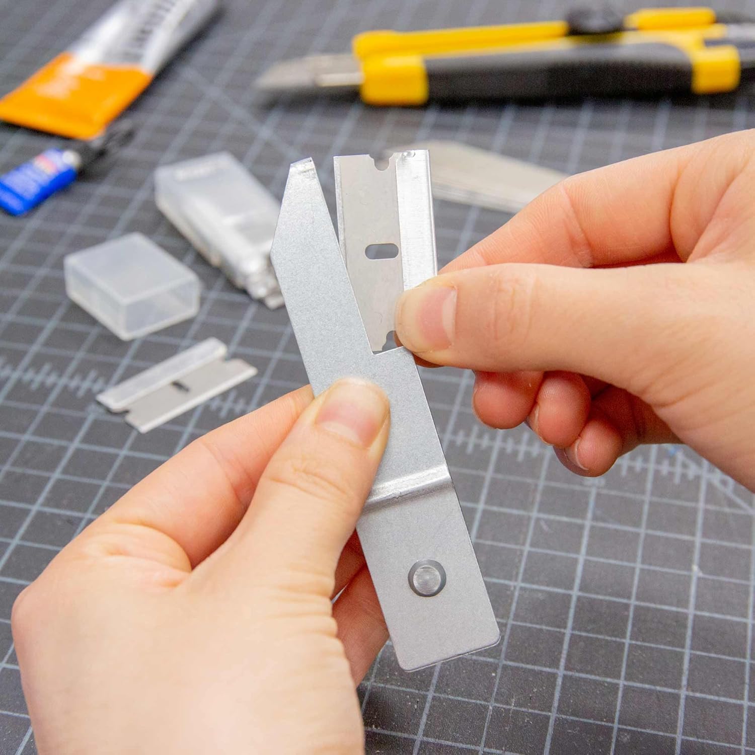 BAZIC Products Single Edge Razor Blades, Safety Straight Edge Razors, Box & Carton Cutter Replacement Refill, Glass & Paint Scraper Razor (8/Pack), 24-Packs