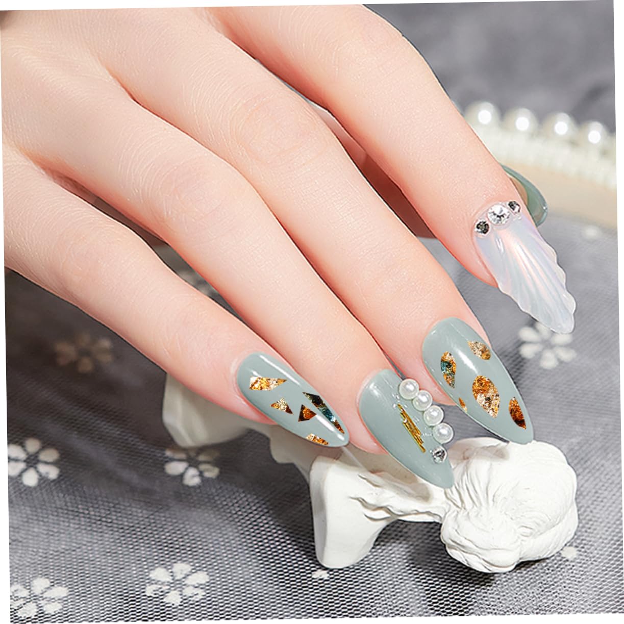 FRCOLOR Metallic Foil Flakes Set Sheets Nail Art Supplies Glitter for Nails Gilding Flakes Kit Perfect for Ladies