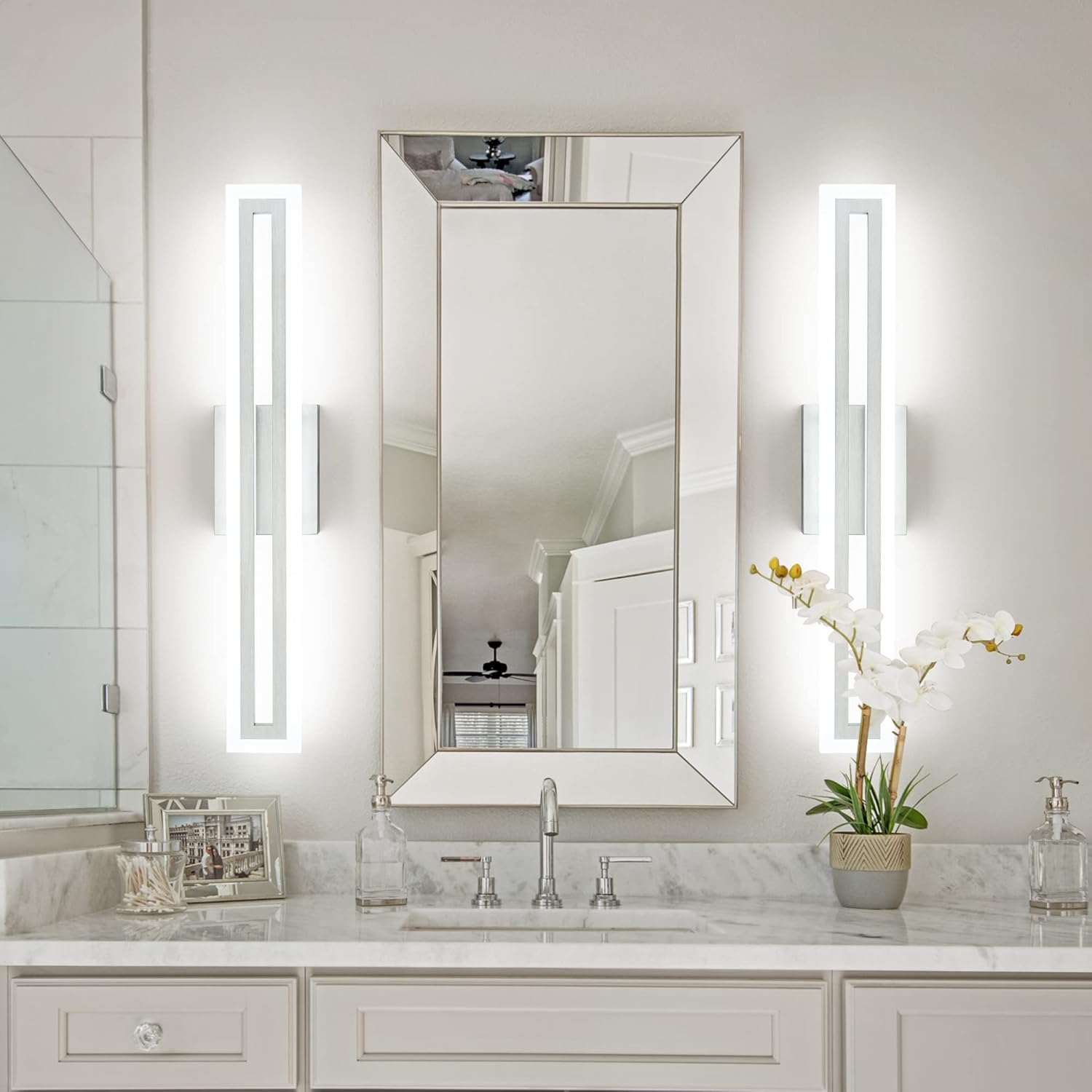 SOLFART 24 Inch LED Bathroom Light Fixtures Brushed Nickel Vanity Lights Bathroom Lighting Fixtures Over Mirror 6000K