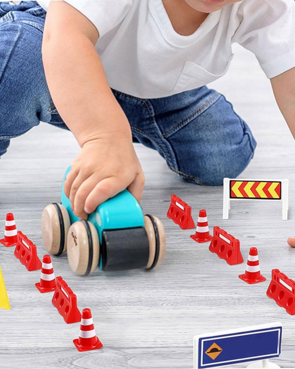 24 Mini-Verkehrskegel, Plastikzäune, Straßensperrschilder, Spielzeug-Sets, Straßenbau-Kegel, Mini-Markierungskegel, Straßensperrkegel-Modelle, Lernspielzeug