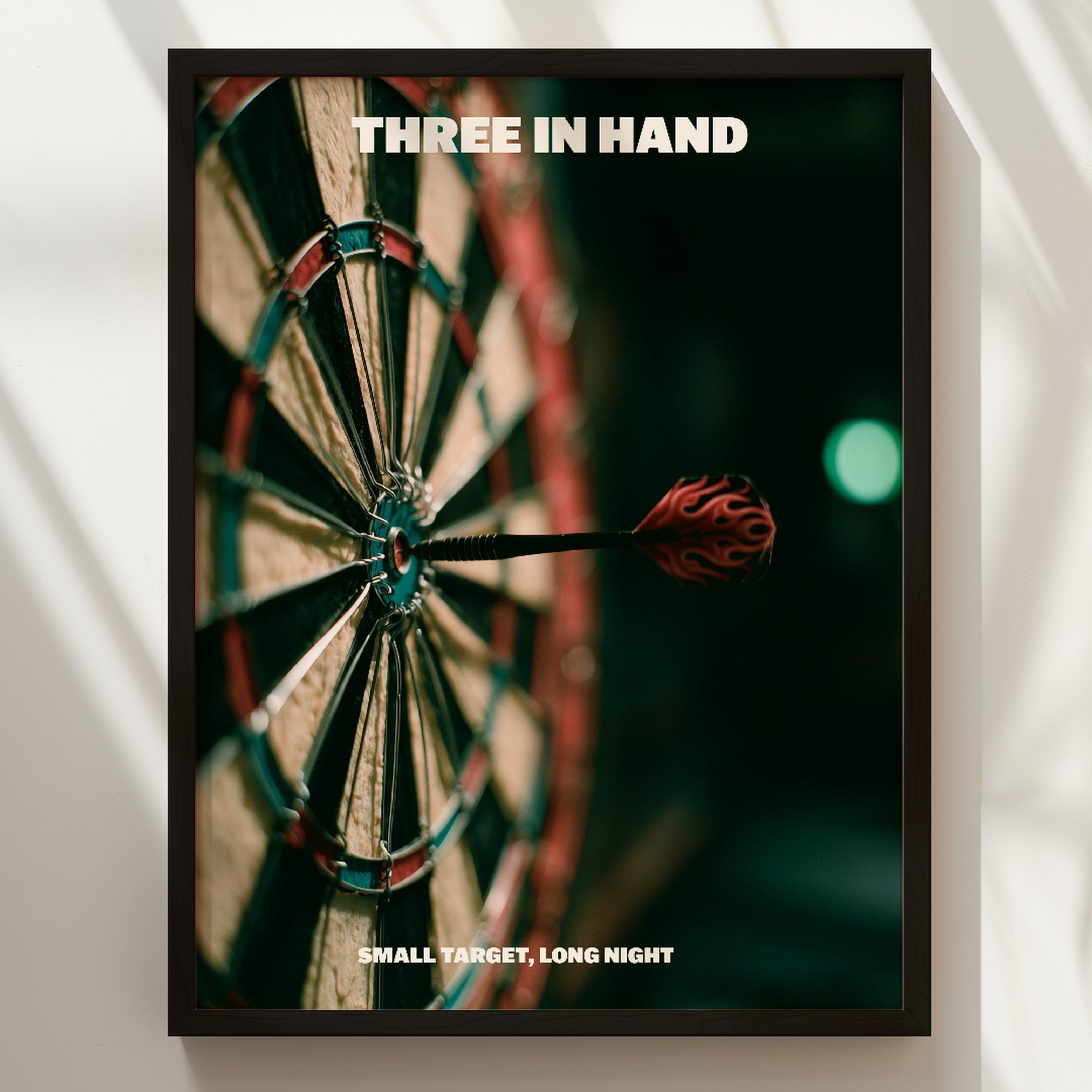 WallBUddy Dartboard Nahaufnahme Wandkunst Dru (60 x 90 cm, Schwarz gerahmt)