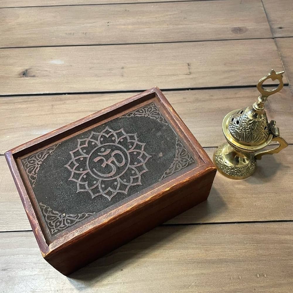 インド　木製小物入れ インド製 ハンドメイド 収納ボックス 小物入れ 木製 木箱 彫刻