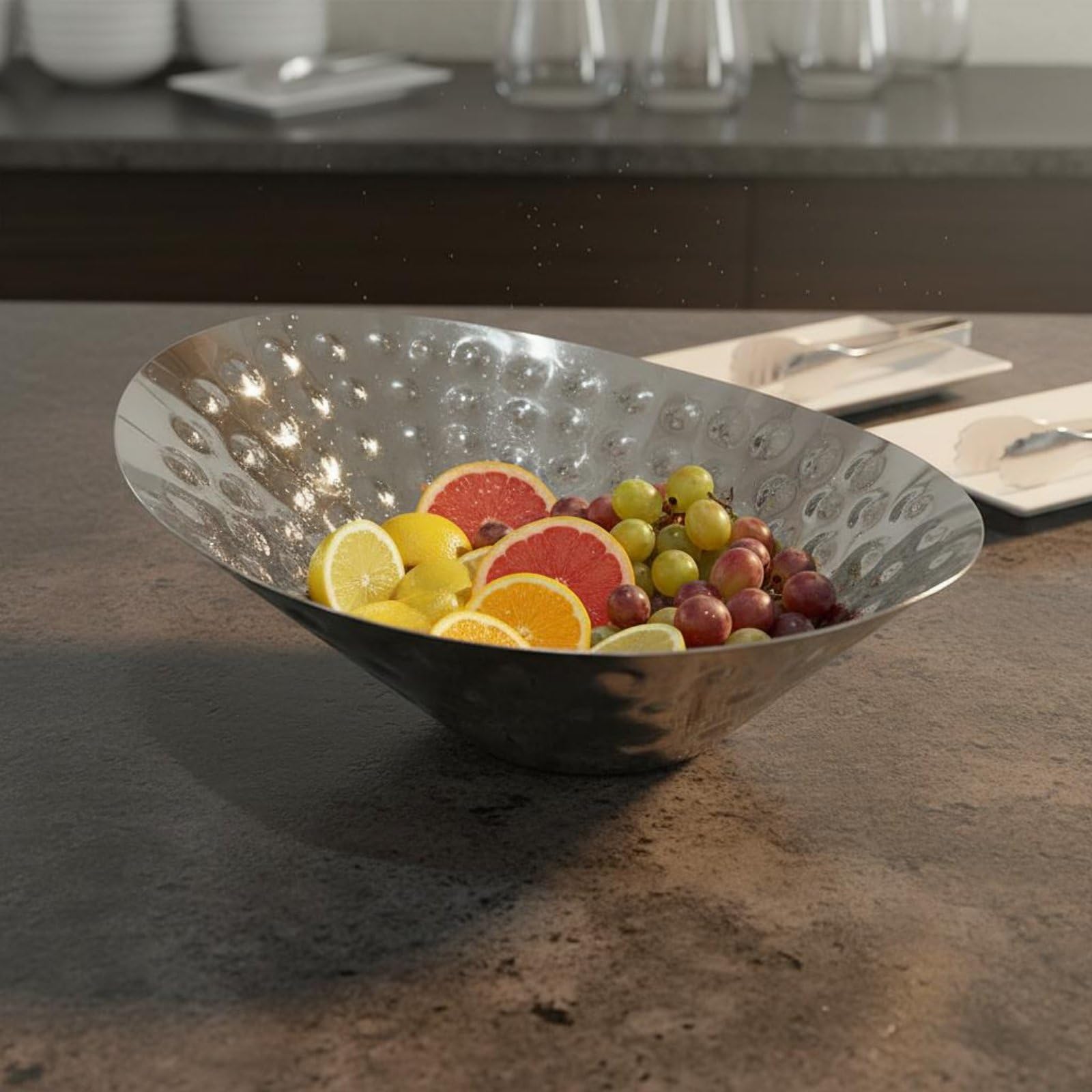 Cuenco Industrial Frutero Ensaladera Tazón Fuente para Servicio en Acero Inoxidable Martillado con Diseño Inclinado y Abertura Amplia para Mostrado, Grande, Martillado Inclinado