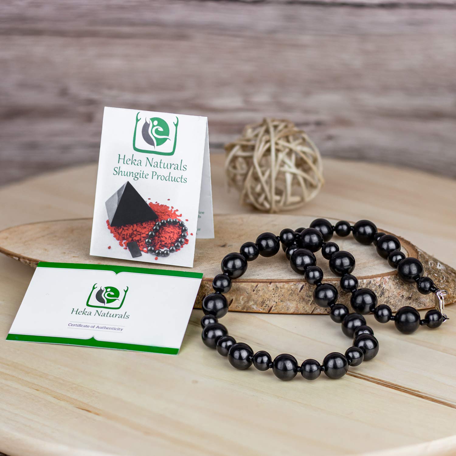 Heka Naturals Shungit Kristall Bella Halskette | Spiritueller Schmuck Chakra Halskette - Shungit Steine Trendy Schmuck - Natürliche Kristalle Schwarz Halskette für Schutz