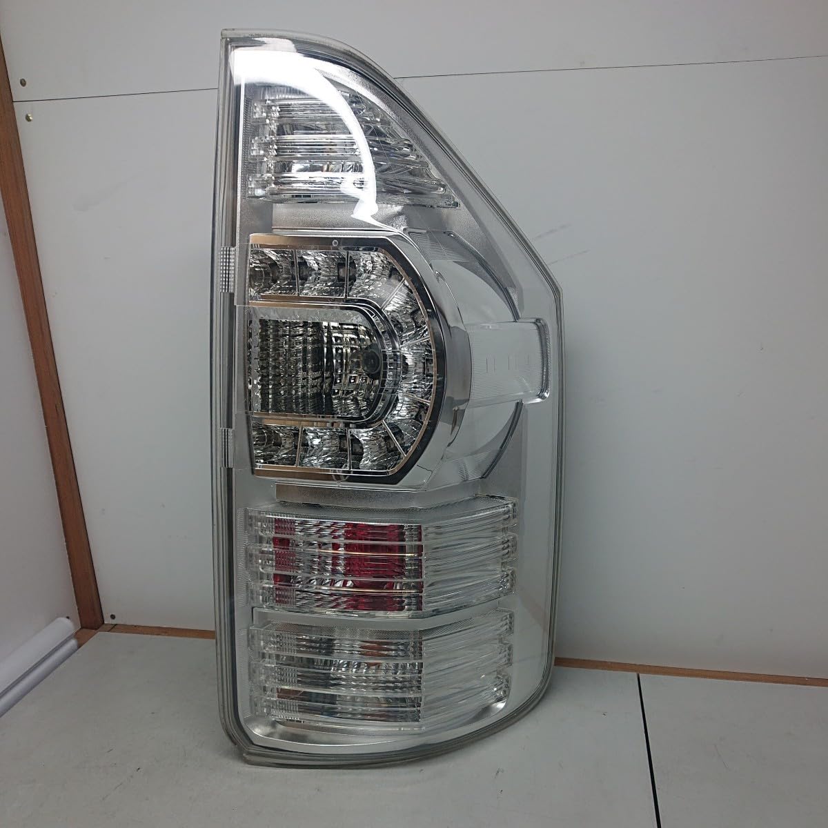 Amazon.co.jp: H24年式 トヨタ ヴォクシー ZRR70W 後期 ZS煌3 純正 右 