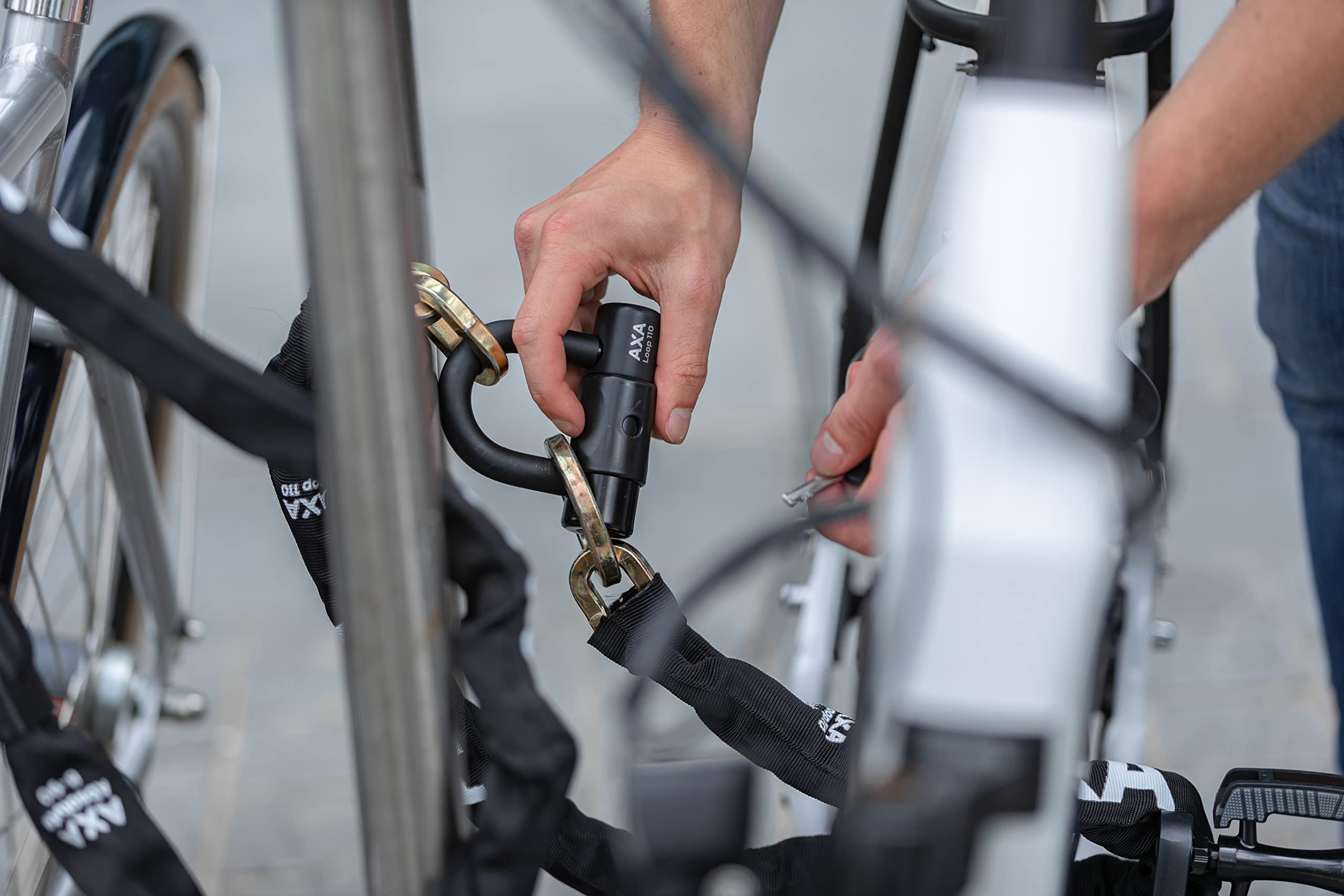 AXA Loop 110 Kettenschloss – Länge 110 cm – Sicherheitsstufe 15 – Hohe Sicherheit für E-Bikes und Lastenräder
