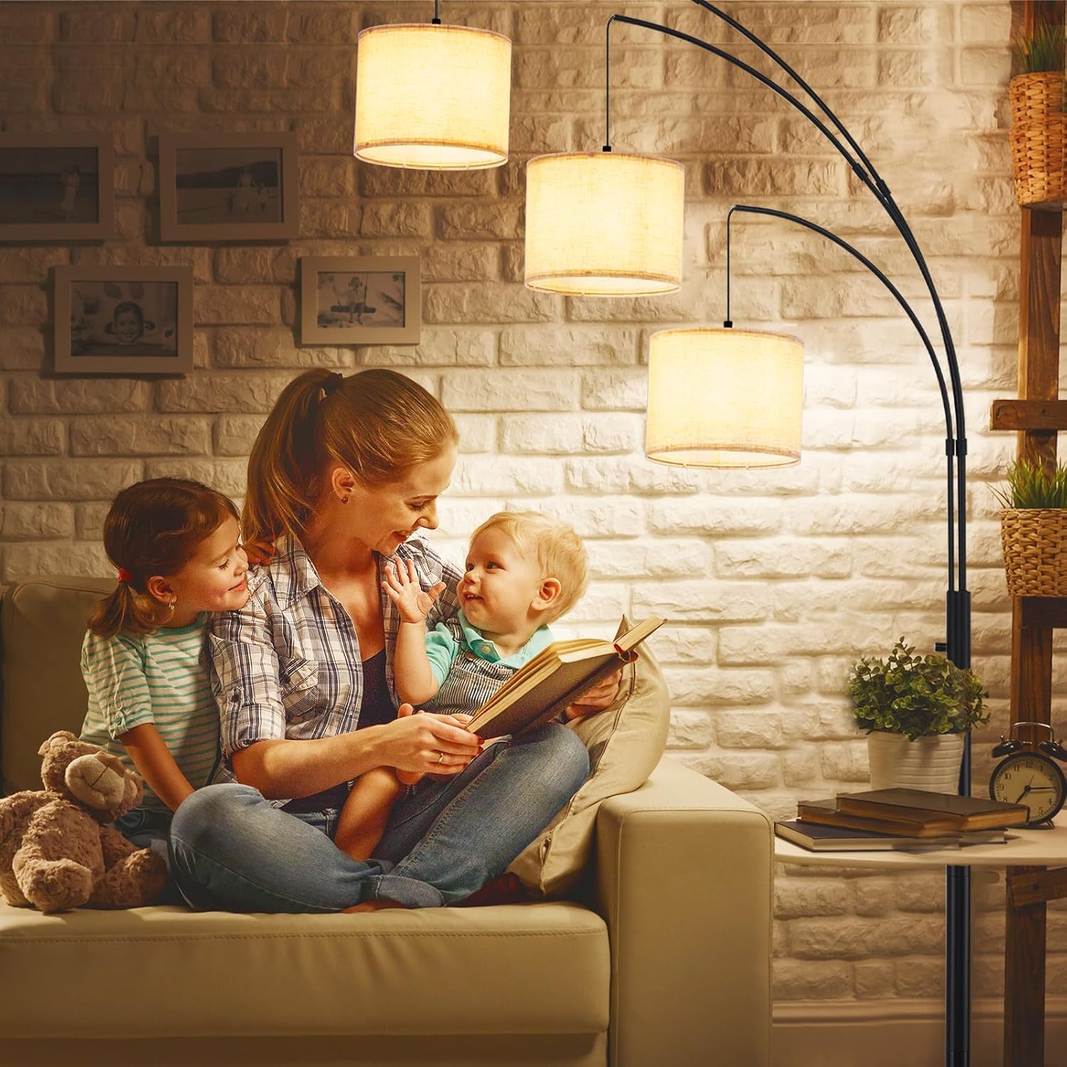 Lampa podłogowa Tree z 3 światłami, lampa stojąca łukowa z beżowymi kloszami, nowoczesna czarna lampa podłogowa do salonu, sypialni i biura, żarówki LED w zestawie