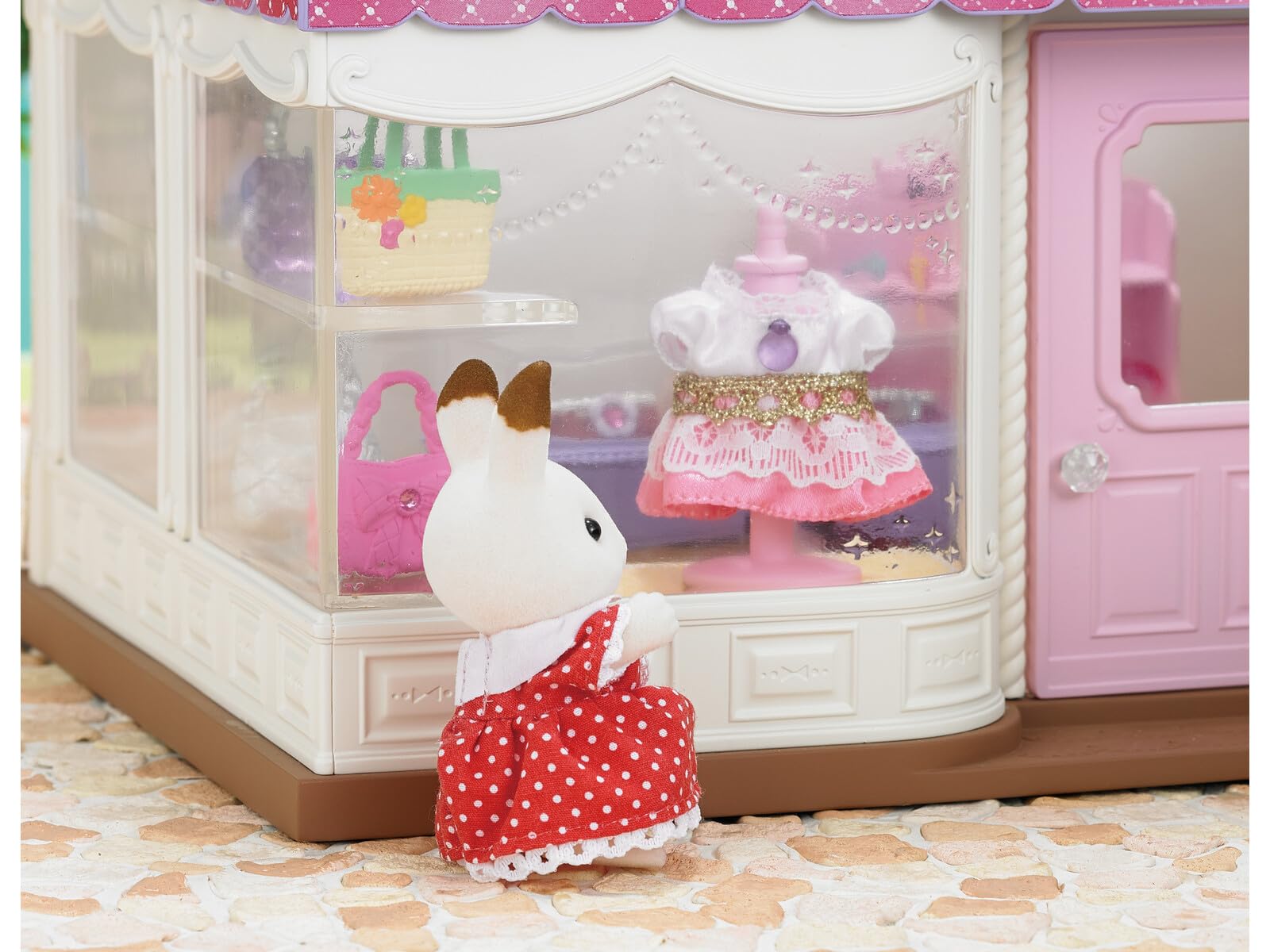 Sylvanian Families – Dressing Et Figurine Lapin Chocolat, 3 Robes, Miroir, Cintres, Dès 3 Ans