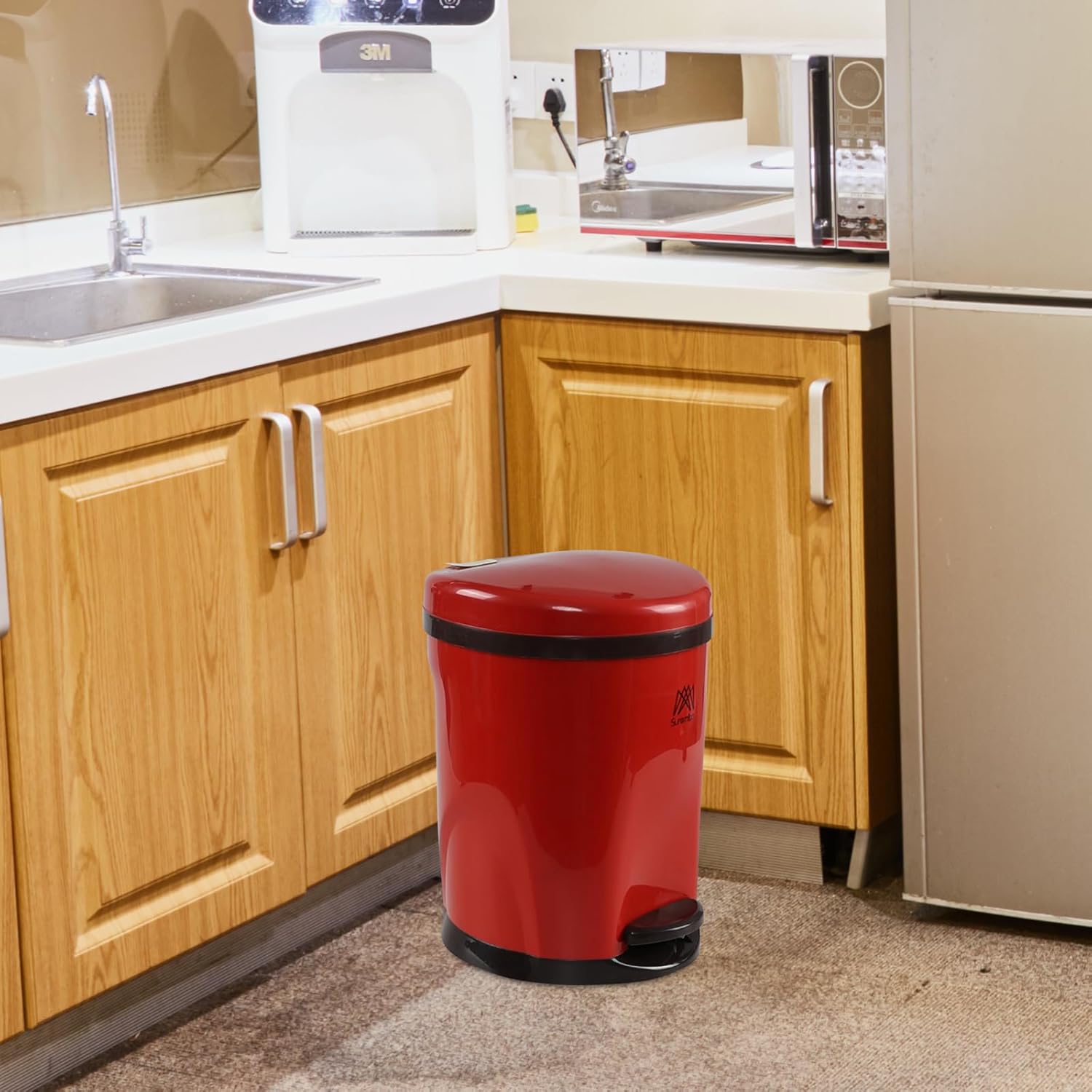 3 Gallons Plastic Step Pedal Garbage Can, Bathroom Trash Can with Lid (Red)