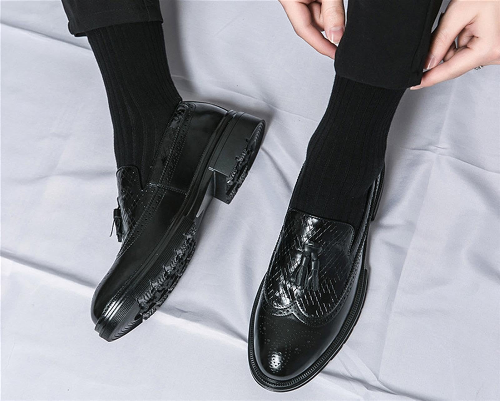 Mocassini Uomo con Nappe Scarpe Eleganti Wingtip Brogue Slip On Comode Matrimonio Business Casual