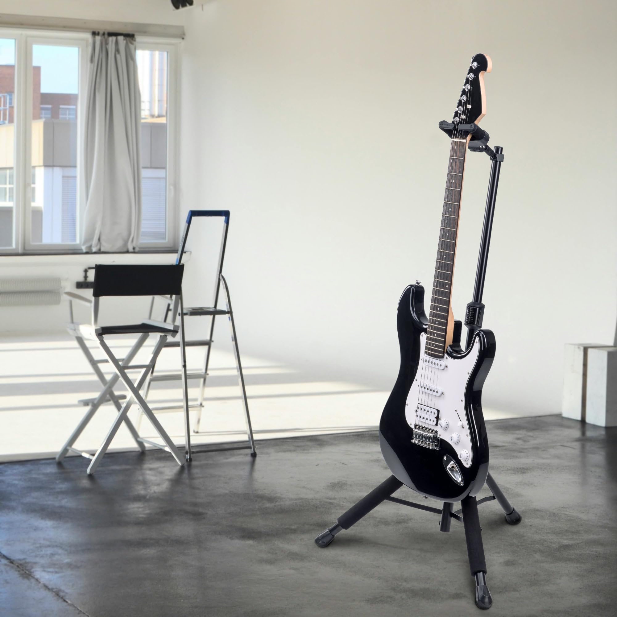Lumintrail Hercules GS415B PLUS Gitarrenständer, Auto-Grip-System, faltbare Rückenlehne, passend für Gitarrenhalsgrößen 4,0 cm - 5,2 cm, mit Hercules GSB001 Tragetasche und Reinigungstuch