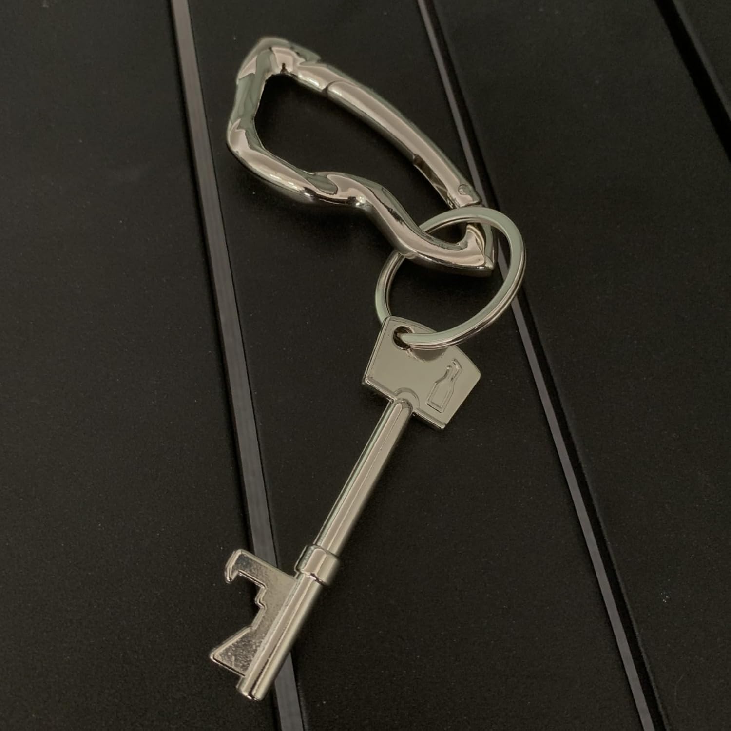 Irregular Carabiner Keychain Cute Y2K Cool Key Rings Clips for Keys Purse Handbag Backpack Accessories - Image 3