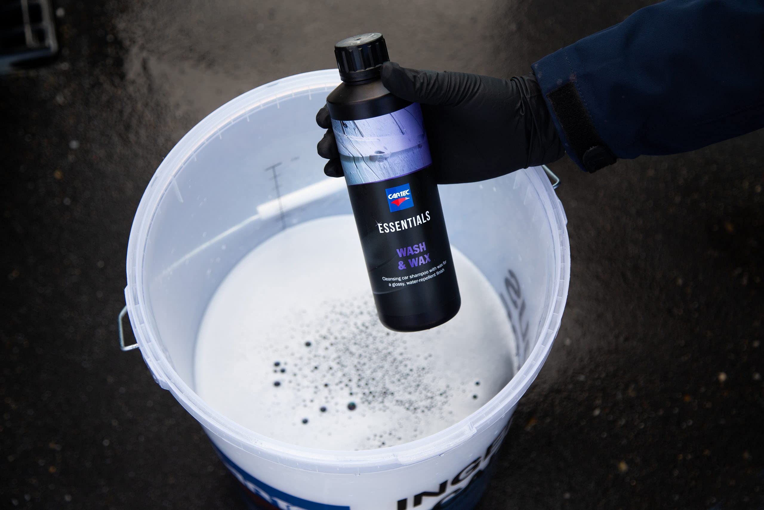 Shampoo Auto e Moto con Cera Idrofobica Protettiva Cartec Essentials WASH & WAX