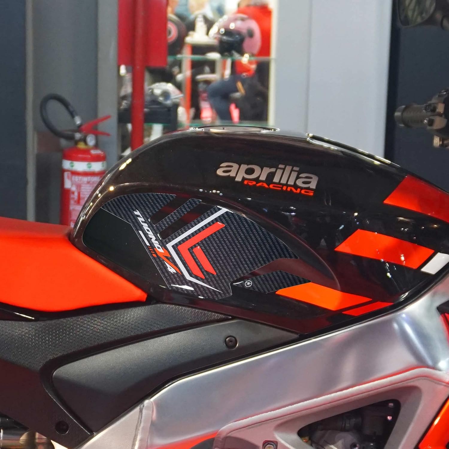 labelbike - 3D Stickers Motorcycle Tank Side Protection and Decoration in Resin Compatible with Aprilia Tuono V4 and V4 Factory 2021-2022 Color Red Carbon Black Gray