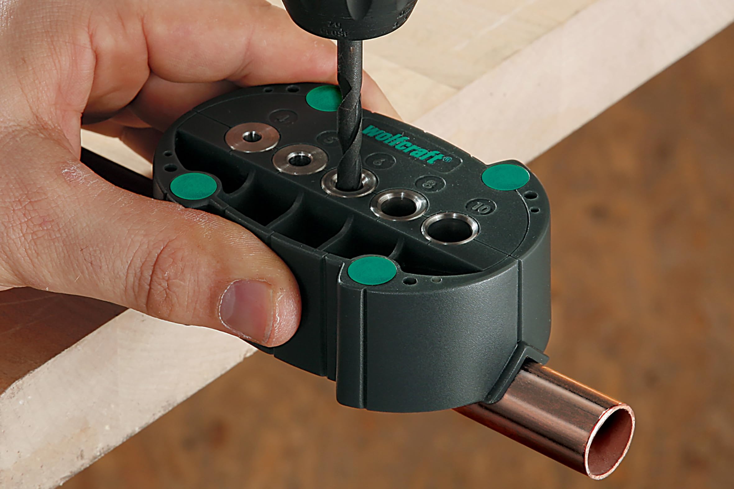 wolfcraft accumobil Supporto di Foratura Mobile, Guida per Fori a 90° con Gommini Antiscivolo e Bussole per Punte Ø 4–10 mm – 4685000