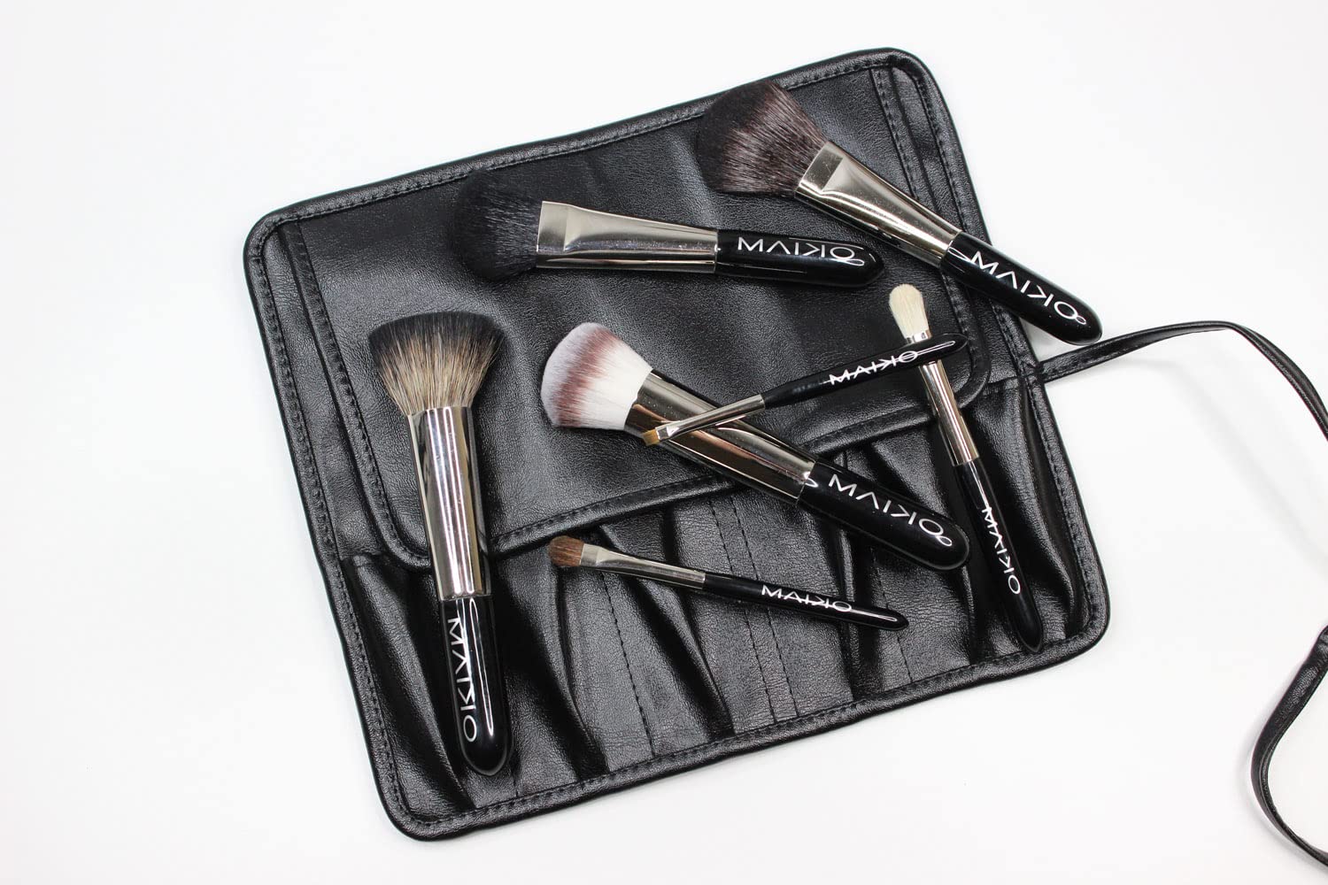 Set 7 brochas Pocket y manta MAIKO