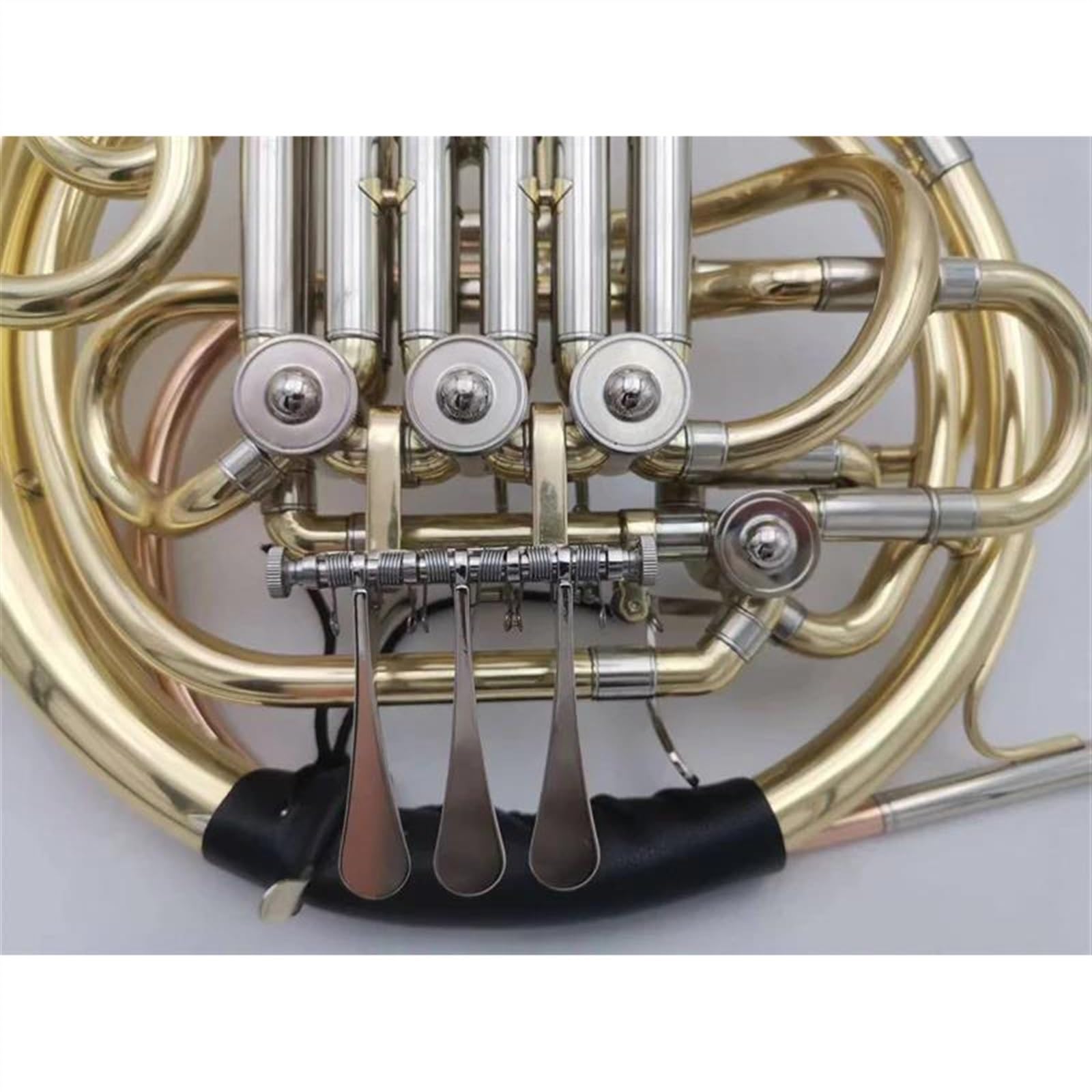 フレンチホルン本体 金色 4バルブ ハードケース付き フレンチホルン本体 金色 4バルブ ハードケース付き ヤマハホルン