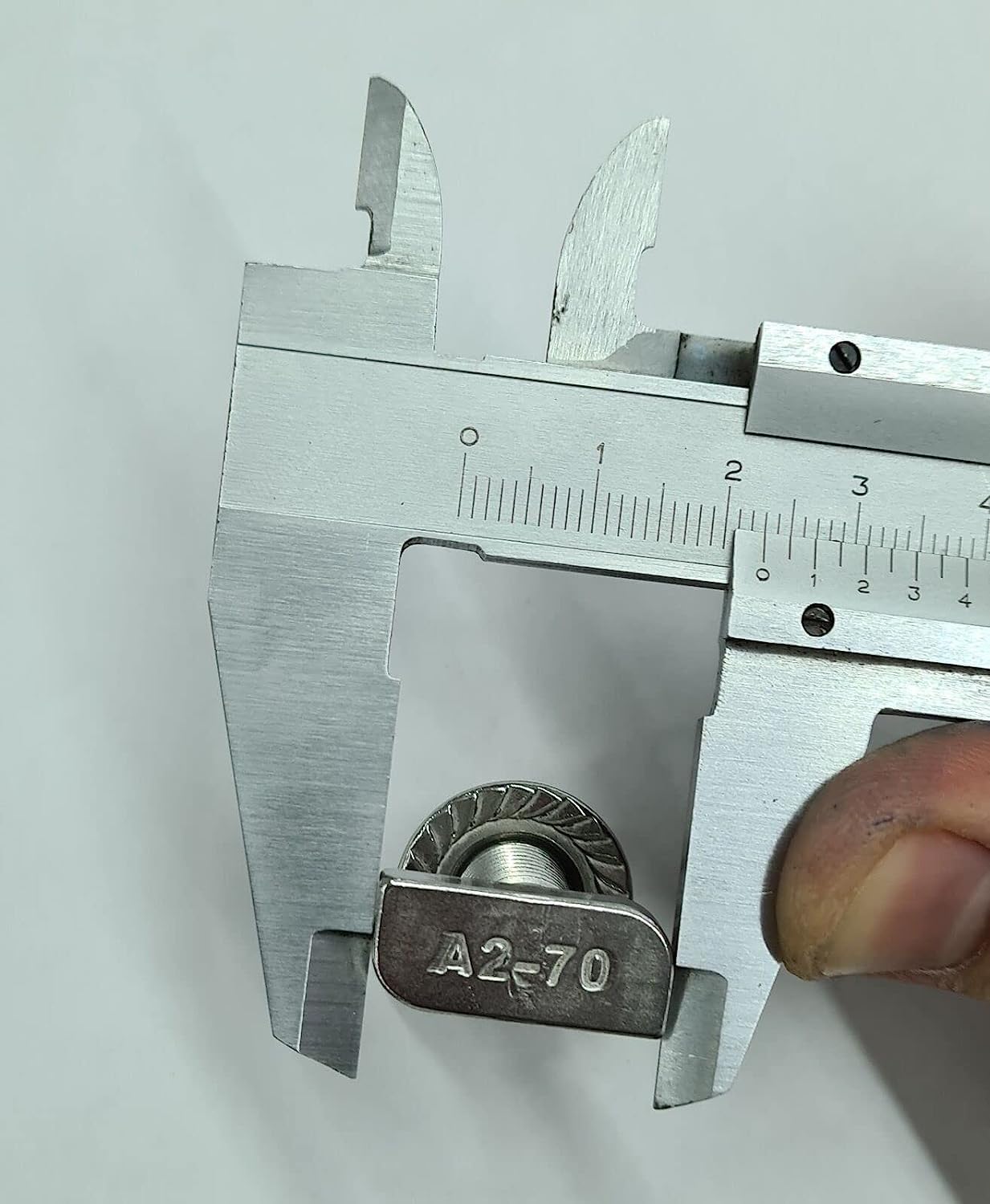 NAKA Hammerkopfschrauben-Set inkl. Mutter M10 Photovoltaik-Aluprofil A2-70, Edelstahlschraube Befestigung von Solarmodul Halterung, Halfenschraube PV Modul Montageschiene 30mm 100 Stk.