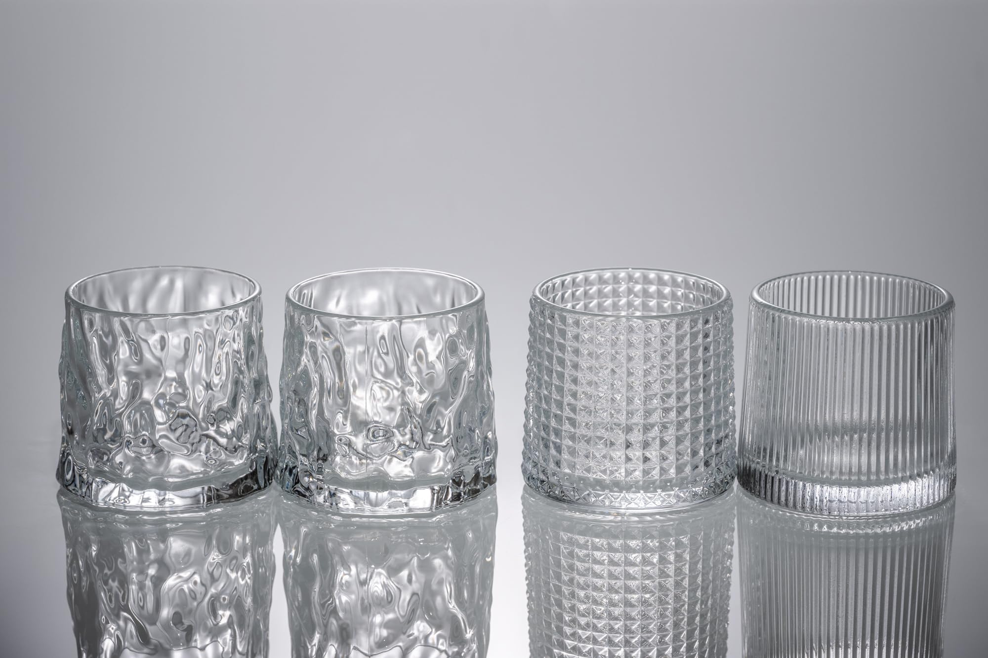 Set di 4 bicchieri di cristallo da whisky premium, 150ml, per cognac, bourbon, scotch, cocktail, rum, whisky, bar (4, 2 Motivo ondulato+1 motivo a quadri +1 motivo a righe verticali)