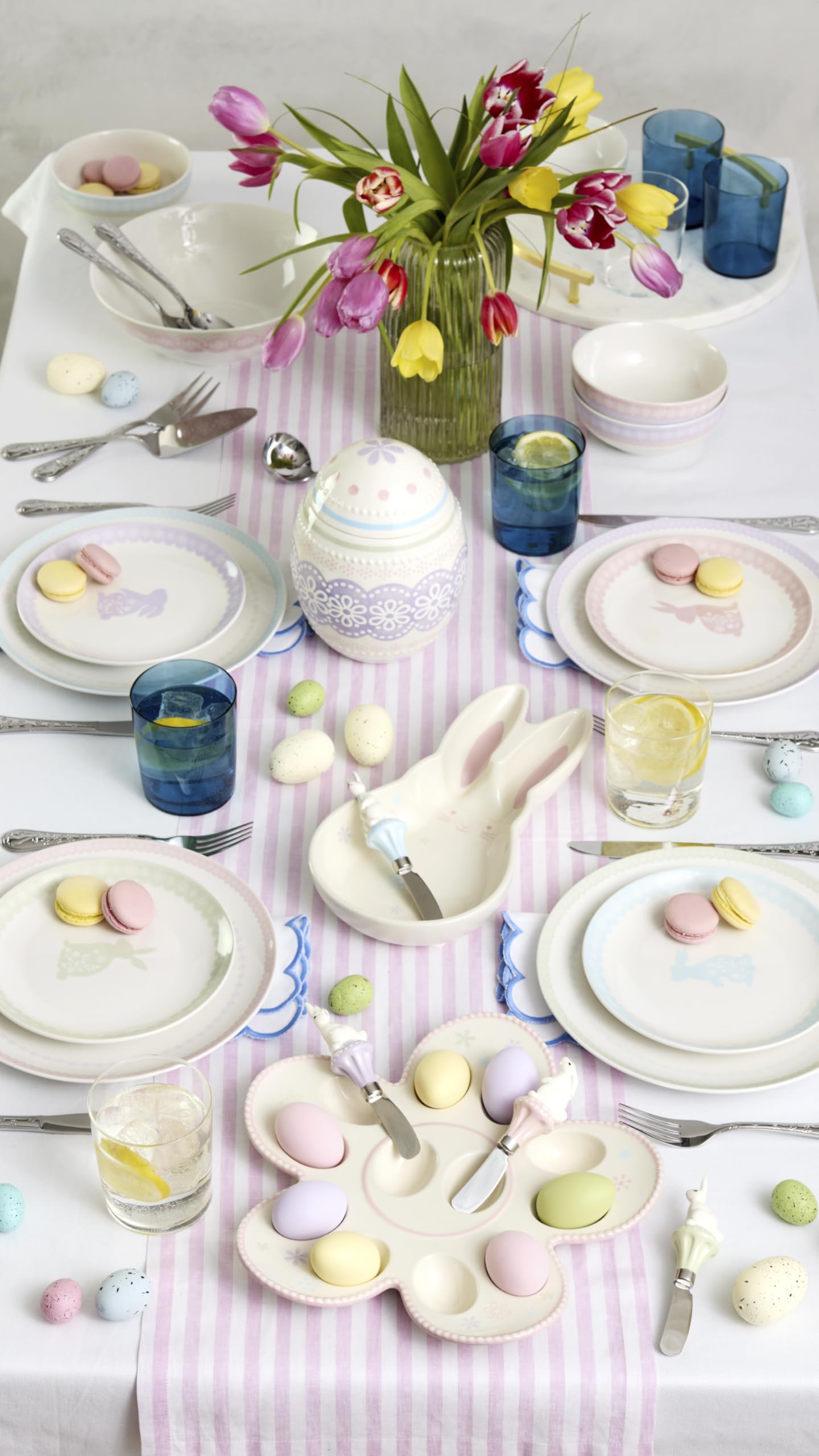Amazon.com | Oneida 898196 Bunny Hop Hors Doeuvres Tray: Dinner Plates