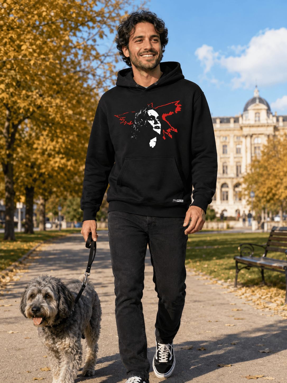 Czarna bluza z kapturem z czerwonym wzorem Raven Unisex