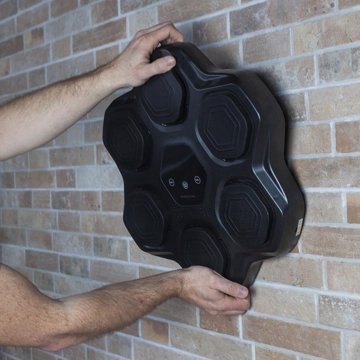 Prixton Machine de Boxe Musicale Combat BM100, 9 Niveaux de Difficulté, Lumières électroniques guidées, Effets Sonores, Système de Fixation Murale, Écran Tactile, Bluetooth, Gants Inclus