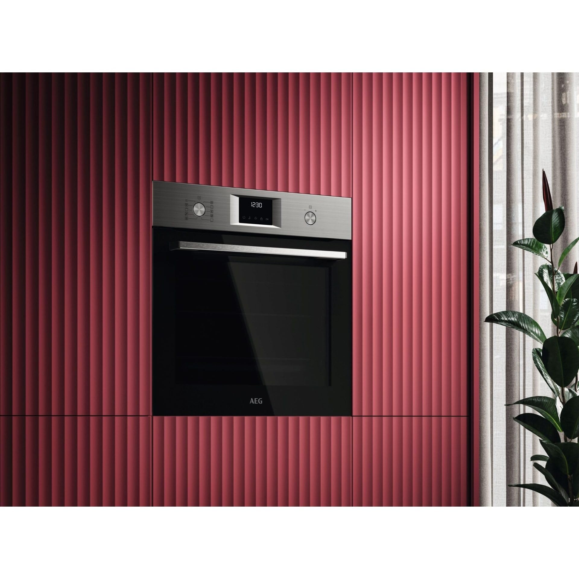 AEG Series 5000 TU5PB43SM 72L 3490W Czarny, Stal nierdzewna