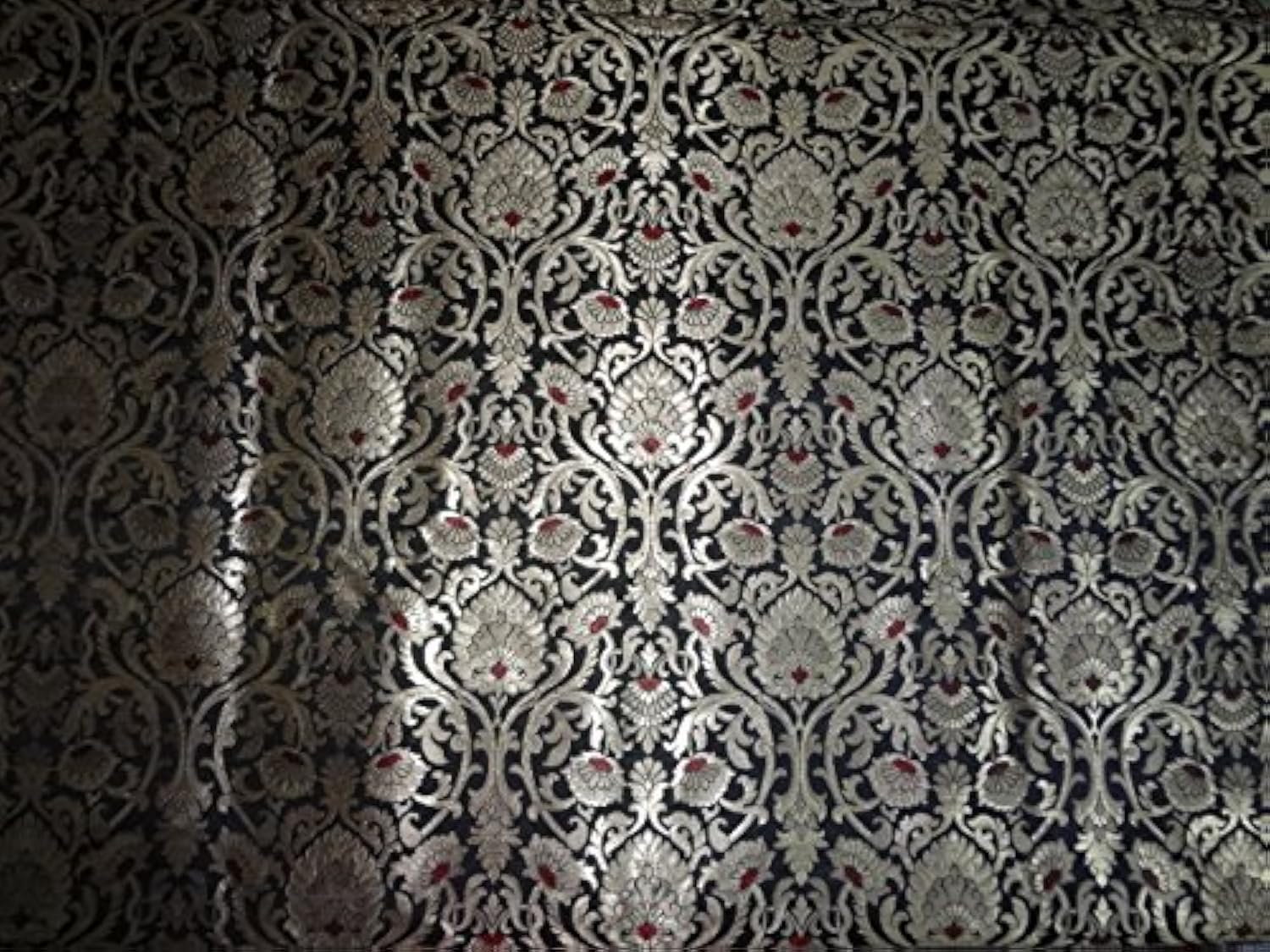 Brocade tissu rouge et noir métallisé doré Bro560 pour haute couture
