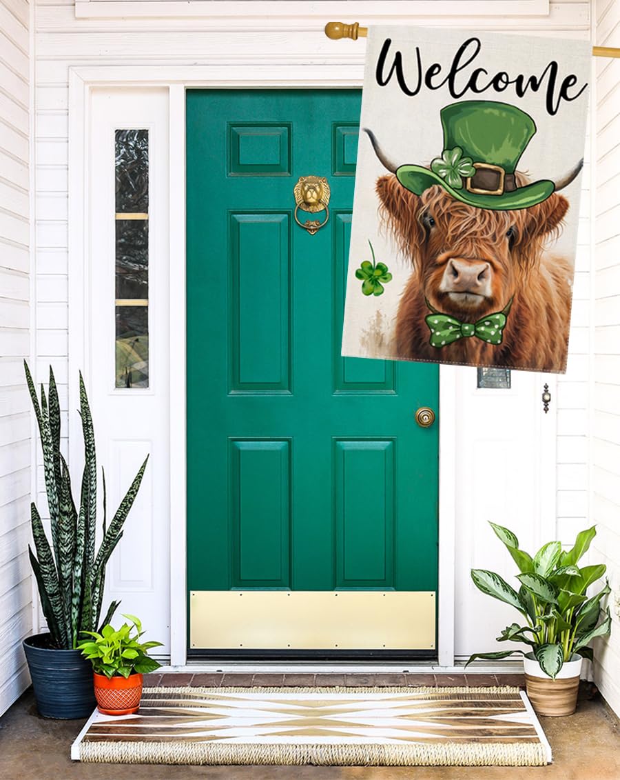 EKOREST St. Patrick's Day Hausflagge – Hochlandkuh Mit Grünem Hut & Kleeblättern, 71 X 102 Cm, Wetterfest – Dekoration Für Garten & Terrasse