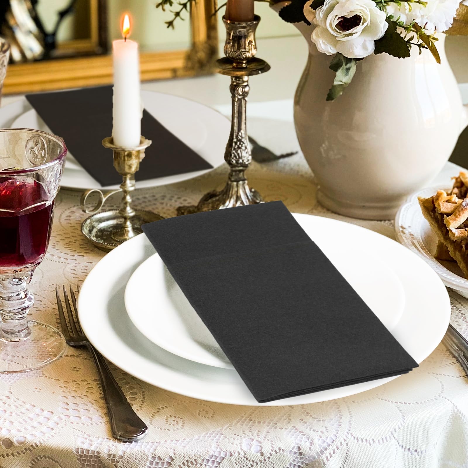 KAMMAK Servilletas de papel desechables con bolsillo, color gris oscuro, plegadas, paquete de 100 servilletas de papel para baño, toalla de invitados para fiesta, Navidad, boda, recepción (16.5 x 16.5