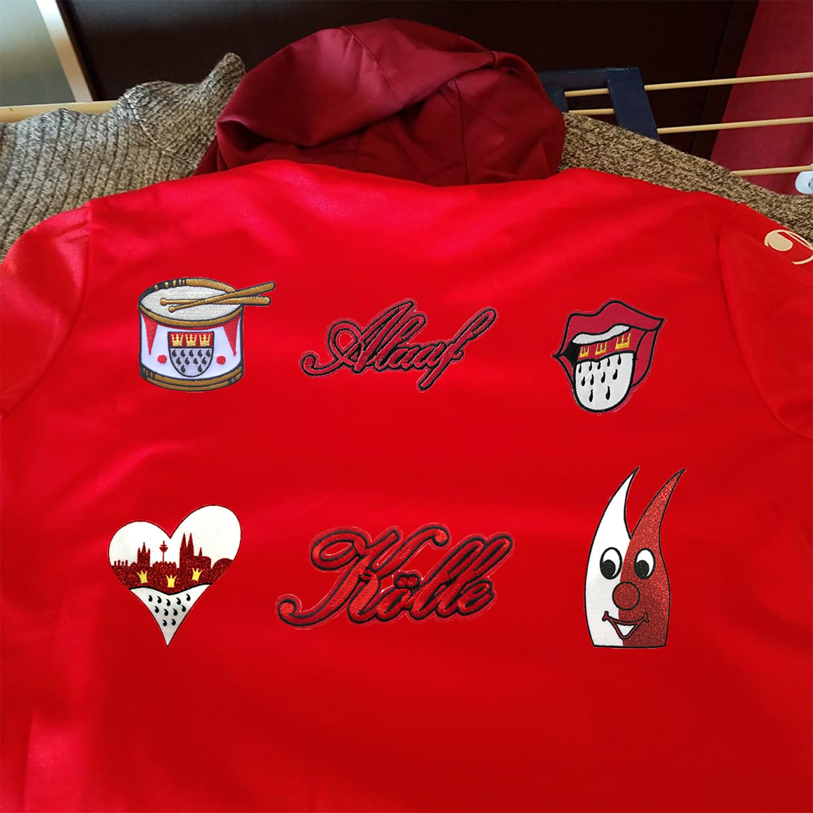 2 stuks strijkplaatjes voor carnaval, Keulen, carnaval, rood en wit