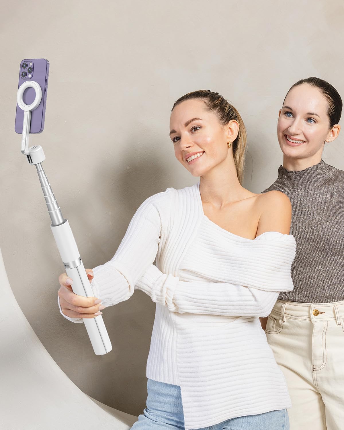 KraftGeek 163cm Magnetisches Handy Stativ, Tragbarer Selfie Stick mit Abnehmbarer Fernbedienung für iPhone, Ausziehbares Tripod Stativ für Smartphone Kompatibel mit Samsung/Android, Weiß
