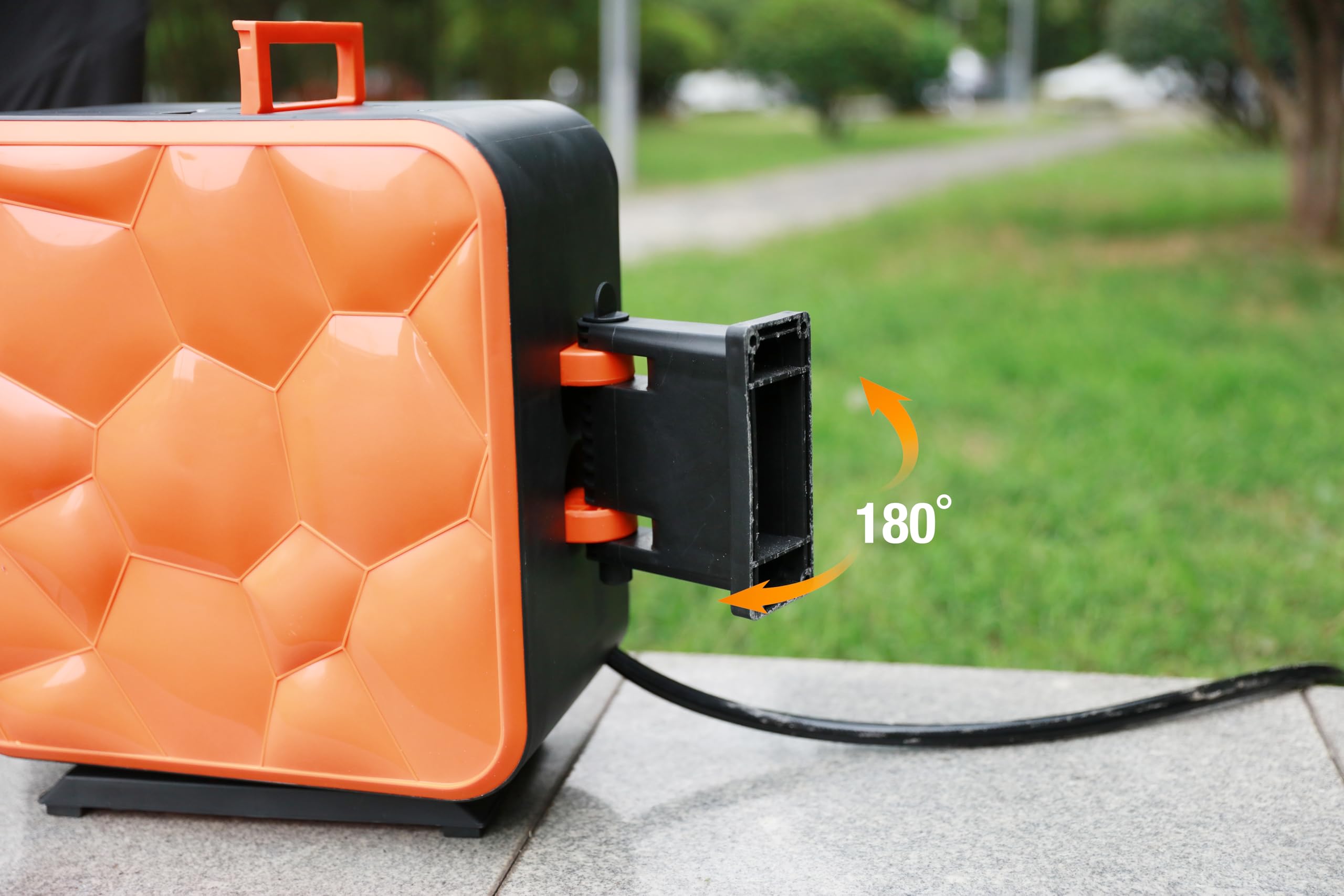 Yard Force HW HR20B Automatischer Gartenschlauchaufroller 20 m – 180° Quick-Release Wand¬halter, Auto-Rewind, 8 bar, inkl. Sprühdüse & Adapter-Set