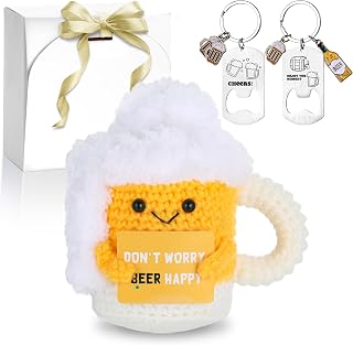 Bier Geschenke für Männer, Handgemachtes Häkel-Bierkrug Plüschtier mit 2 Flaschenöffner Schlüsselanhängern, Gestrickte Puppe Bier Anti Stress Geschenke, Positive Kartoffel für Freunde Geschenk