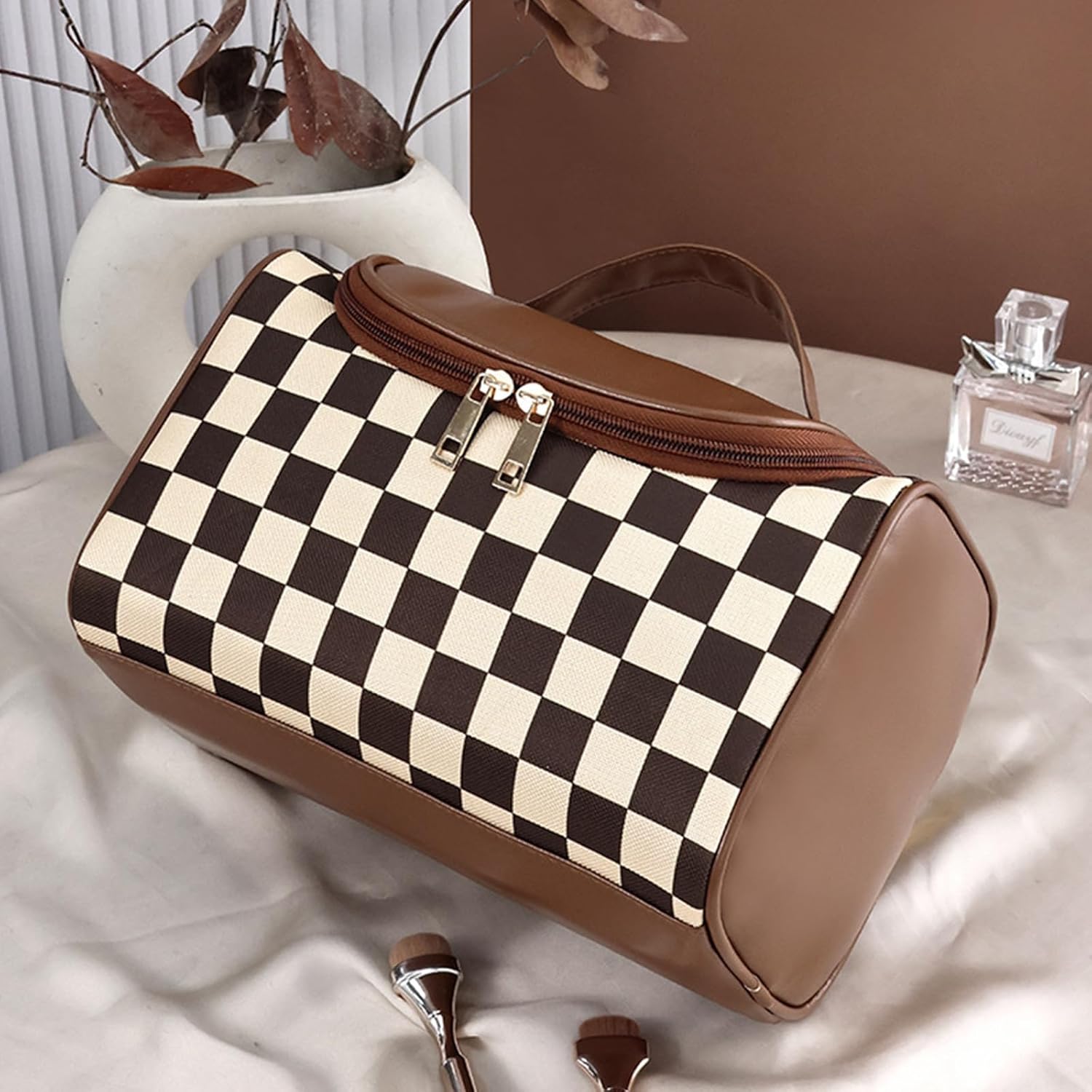 Makeup Bag, Travel Portable Checkered Pattern Cosmetics Skincare Storage Bag (Brown) - Image 4