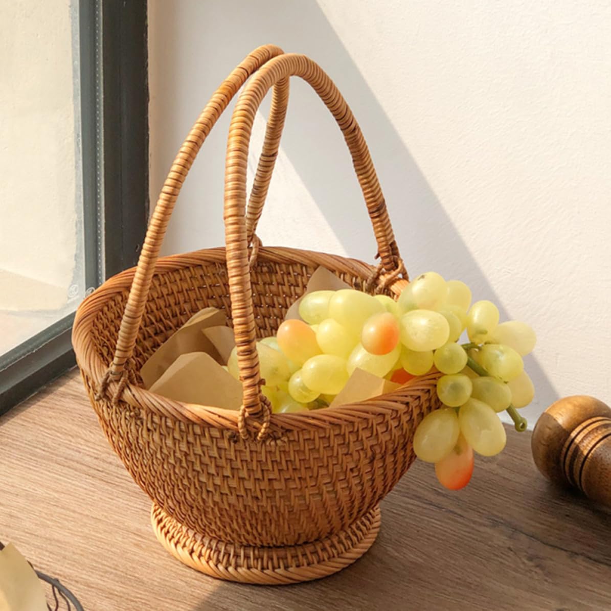 SHERCHPRY Cesta Tejida de Ratán Portátil para Picnic y Almacenamiento de Frutas y Snacks Diseño Práctico y Natural para Uso Exterior