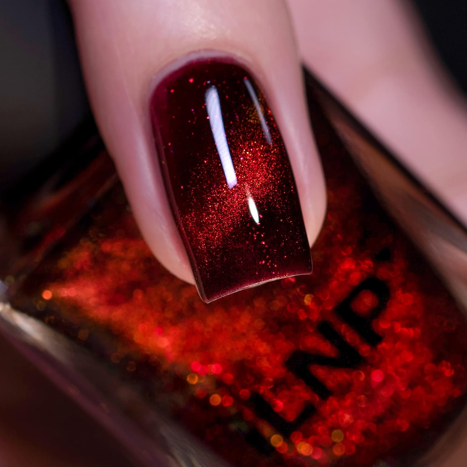 ILNP Poison: Magnetic Blood Red Polish - Hypnotic Glow 3 71yoel1BZmL. SL1500