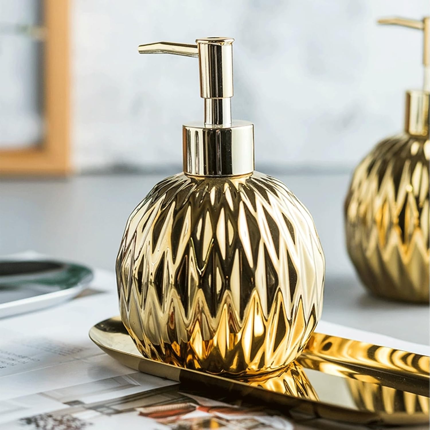 Liquid Soap Dispenser Ceramic Diamond Pattern Round Hand Soap Dispenser 14oz Lotion Dispenser with Pump Refillable Liquid Soap Dispenser for Hotels Bathroom Kitchen (Gold Silver) Decor