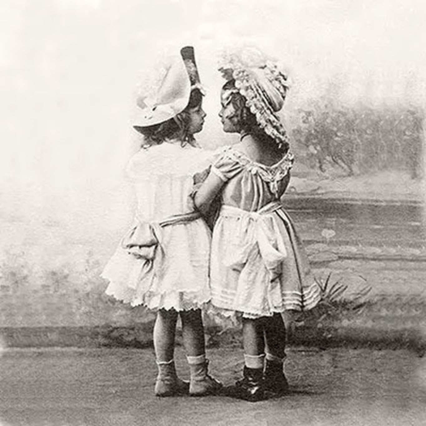 Set of 2 Individual Decoupage Paper Party Napkin Vintage Girls Watercolor Decor Luncheon Napkins for a Birthday Holiday, Wedding, Cocktail Party