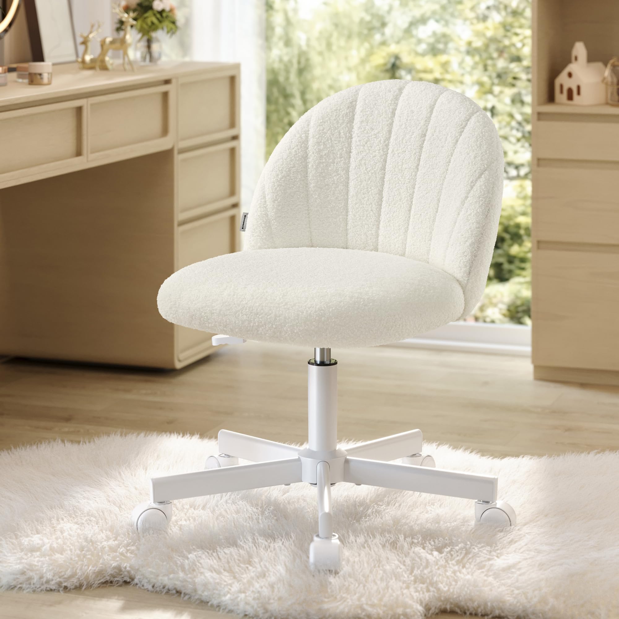 SONGMICS Homeoffice-Stuhl, Schminkstuhl aus Fleece, Schreibtischstuhl, Schaumstoffpolsterung, höhenverstellbar, für Arbeitszimmer, Schlafzimmer, Ankleidezimmer, pastellrosa OBG027SA01