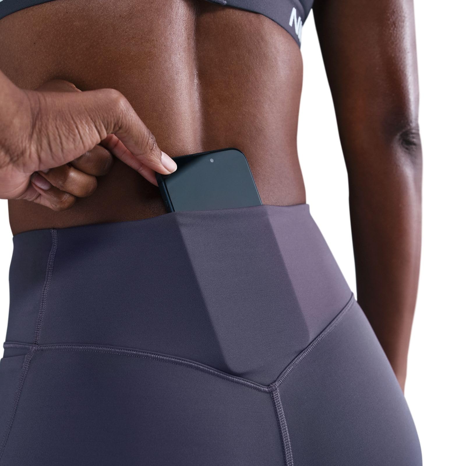 Nike Universa 7/8-Leggings mit Taschen, mittlerem Halt und hohem Bund für Damen, HQ6813