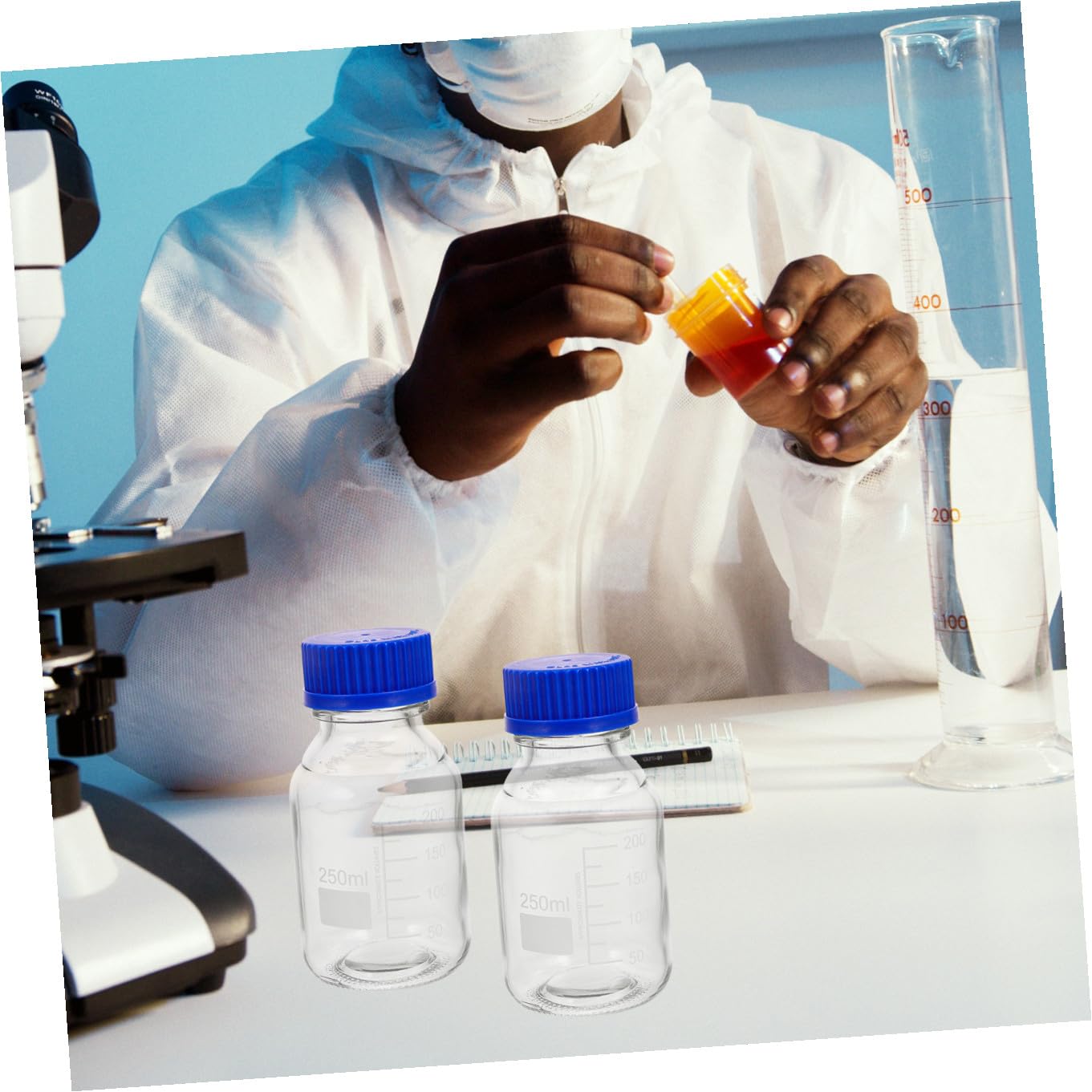 Zerodeko 4 Pezzi Flaconi Reagente Graduati in Vetro con Tappi a Vite, Bottiglie Vuote per Medicinali Liquidi Trasparenti da 250 Ml, Resistenti e Riutilizzabili per Laboratorio e Uso Industriale