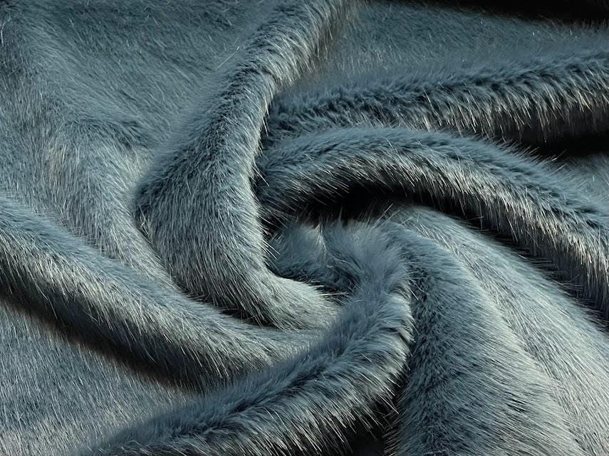 Tissu fausse fourrure gris bleu suisse de luxe au mètre pour couture et plaid